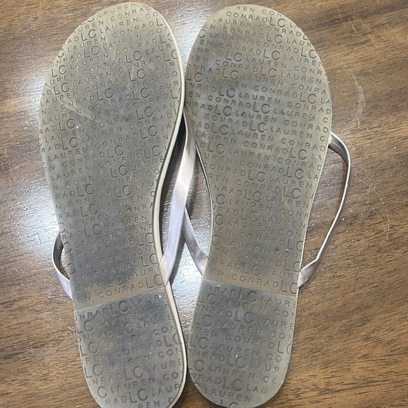 LC Lauren Conrad 3-Pair Flip Flop Bundle Size 8 - Picture 5 of 7